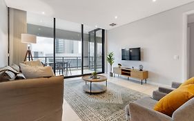 Stylish Umhlanga Rocks Stay - Balcony, Pool, Prime Location